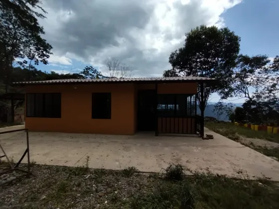 Vendo O Permuto Casa Mesitas Del Colegio Prefabricada Con Terreno 