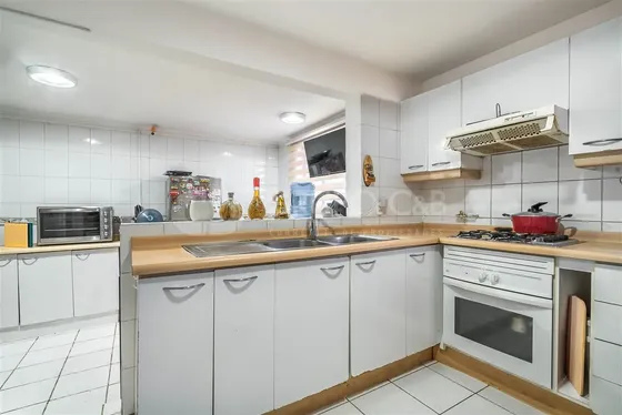 Casa En Venta De 3 Dorm.con Piscina, Lo Cañas, La Florida