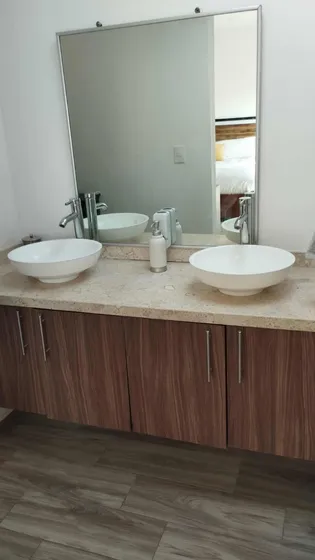 Reestrena Casa Súper Amplia Y Con Excelente Distribución