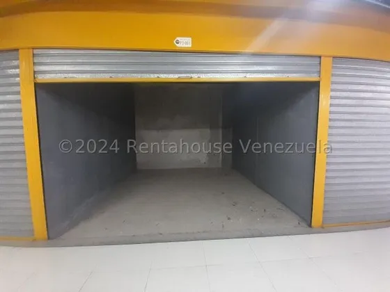 Raiza Suarez Vende Local Comercial En Centro Comercial En Excelente Zona De Barquisimeto,2 4 1 9 7 9  9- Posee Vigilancia, Ideal Para Oficina, Y Tiene Todos Los Servicios Básicos Para El Desarrollo   