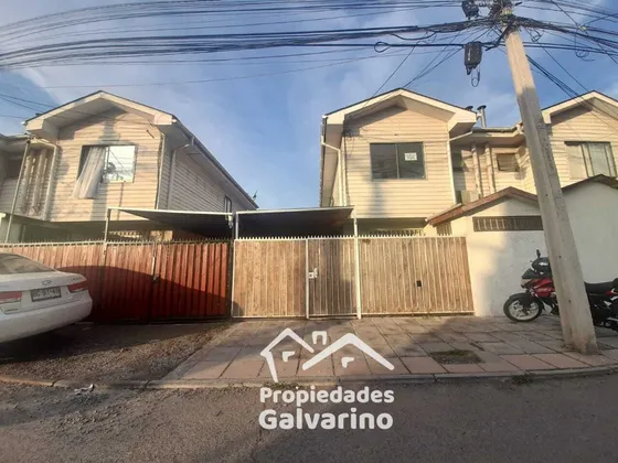 Casa En Arriendo De 3 Dorm. En Quilicura, 2 Baños.