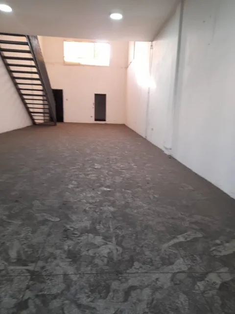 Local Comercial A Pie De Calle En La Av Bolivar Sur Z01-07