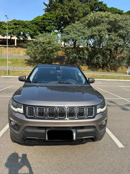 Jeep Compass 2.0 Longitude Aut. 5p