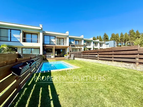 Pingueral Moderno Townhouse