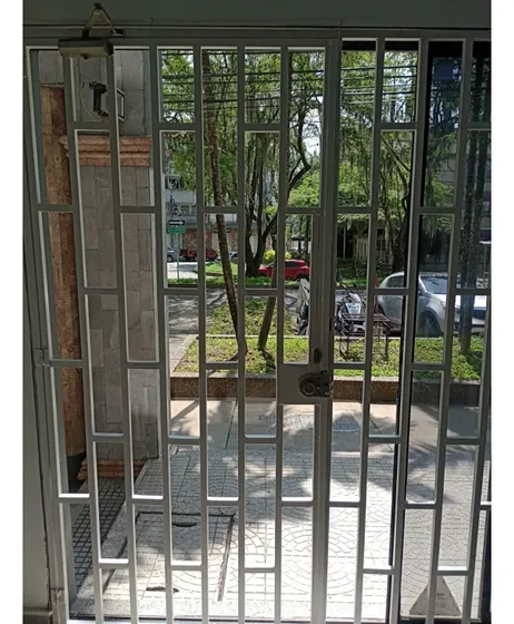 Se Arrienda Local En Laureles