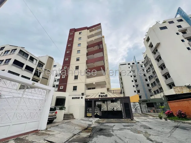 Con Financiamiento Se Vende Apartamento En El Bosque Las Delicias Edificio Nuevo Con Planta Electrica Total Vigilancia Privada 228 Metros Cuadrados Estef 25-21587