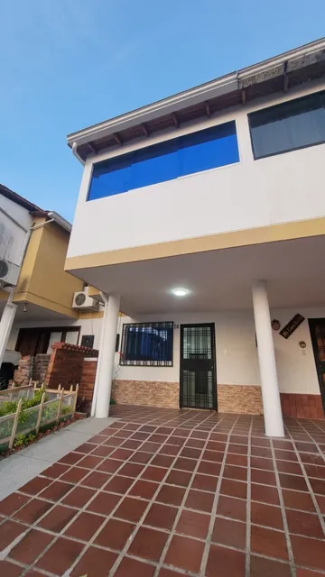 Xv, A Estrenar Casa De Dos Niveles Tipo Twonhouse En Venta Ubicada En Urbanización Royal En Pueblo Nuevo 