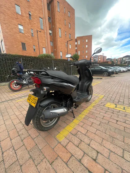 Moto Scooter Akt Jet 125 Cc, Con 19.900 Km De Uso