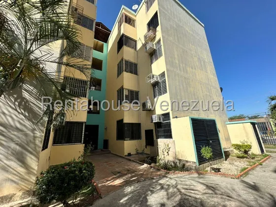 Maria Elena Latouche Te Ofrece En Venta Apartamento En Paraparal. Mels 25-11475