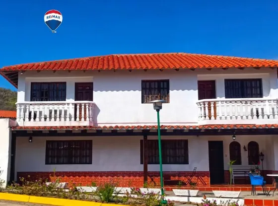 Town House En Residencia Vista Caribe #37, Con Vista A Areas Verdes Y Con Piscina, Isla De Margarita