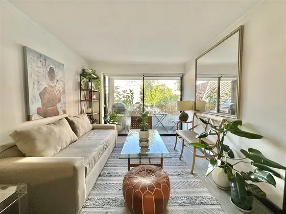 Remodelado : Eliodoro Yáñez / Plaza Las Lilas