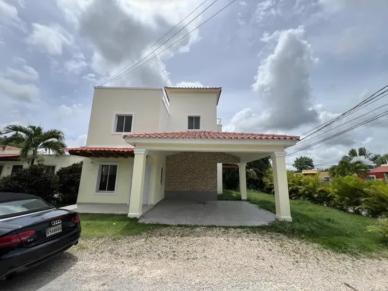 Casa En Venta Ubicada En Esquina En Ciudad Del Sol, Verón, Punta Cana, 3 Habitaciones, 2niveles, 