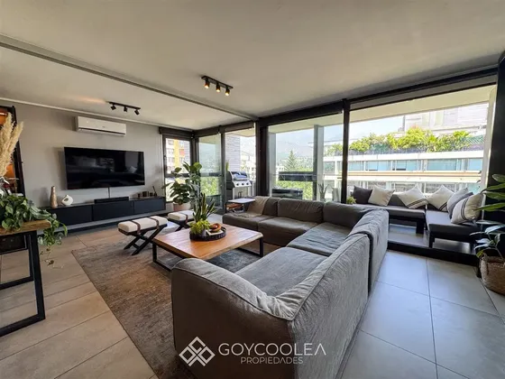 Departamento En Venta De 2 Dorm. En Las Condes