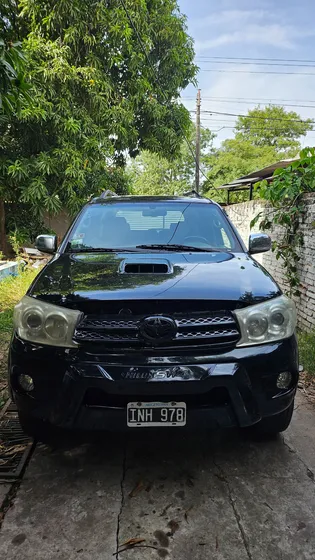 Toyota Hilux Sw4 3.0 I Srv C/cuero 4x4 (2009)