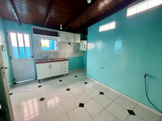 Departamento 2 Ambientes Con Pequeño Patio En Ramos Mejia