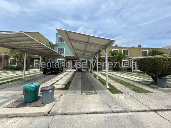 Sorangel Vargas Vende Hermosa Casa Con Piscina, Parque Infantil, Excelente Ubicacion. Caminos De Tarabana Cabudare Mls #25-24225