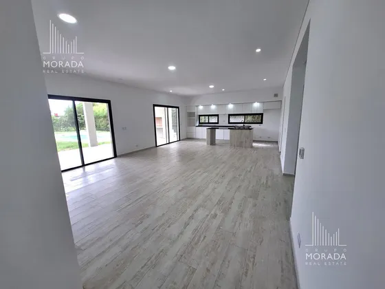 Venta Casa 5 Ambientes En Haras Santa María Escobar