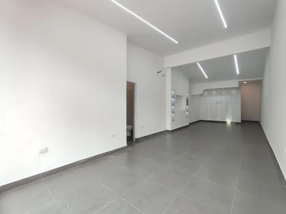 Local En Arriendo En La Riviera. Cod A27464