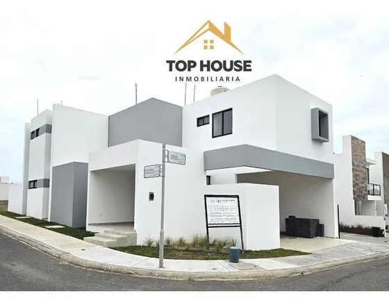 Casa En Venta En Lomas De La Rioja, Alvarado