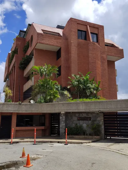 Descubre La Cúspide Del Lujo En Este Ph En Colinas De Bello Monte, Con Una Vista Panorámica De Ensueño. (r.o)