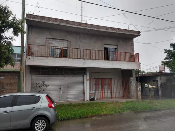 Casa  En Venta En Castelar Sur