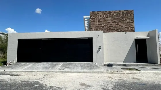 Quinta En Venta En Los Portales, Gral. Zuazua