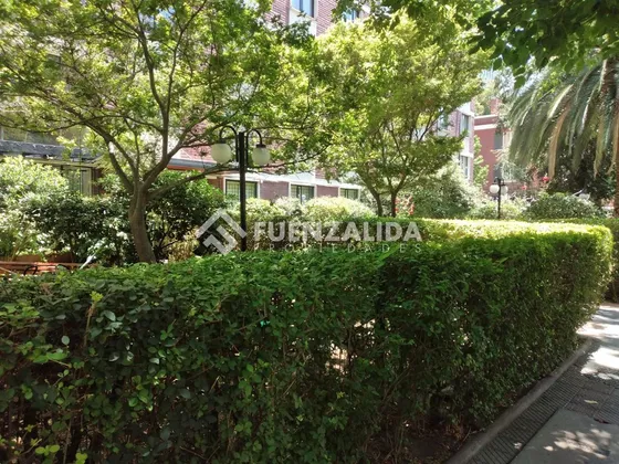 Venta, Departamento De 2 Dorm. Providencia, Metro Los Leones