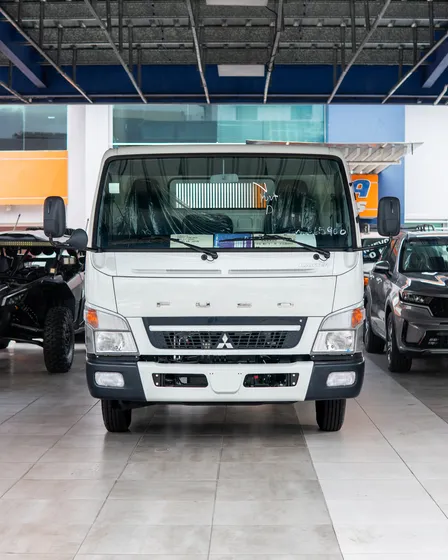 Mitsubishi Fuso Volteó 3 Metros  Año 2025