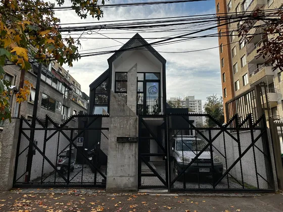 Casa Diseñada Por Arquitecto Cercano A Metro Simon Bolivar