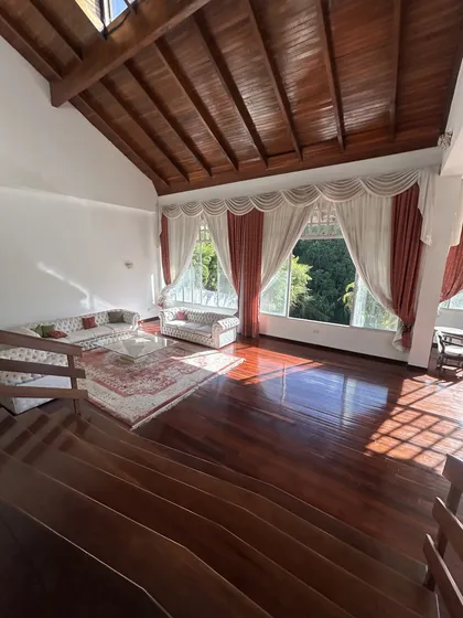 ¡espectacular Casa Súper Amplia E Iluminada! Con Excelente Clima