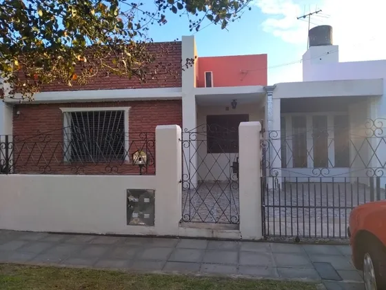 Casa Para Dos Flias En Llavallol, Partido Lomas De Zamora