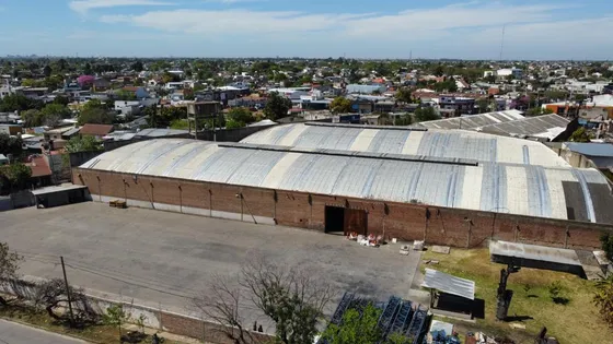 Importante Planta Industrial En Partido De Moron Sobre Avenida Pierrastegui