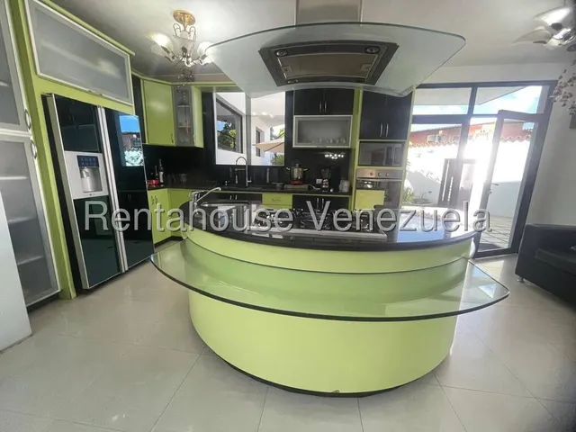 Dennymar, Vende Hermosa Quinta En Urb Privada Al Este De La Ciudad, En Zona Exclusivaofreciendote Espacios Amplios, Modernos Con Acabados De 1era Para Garantizar Comodidad Total, Contáctame B5a4570
