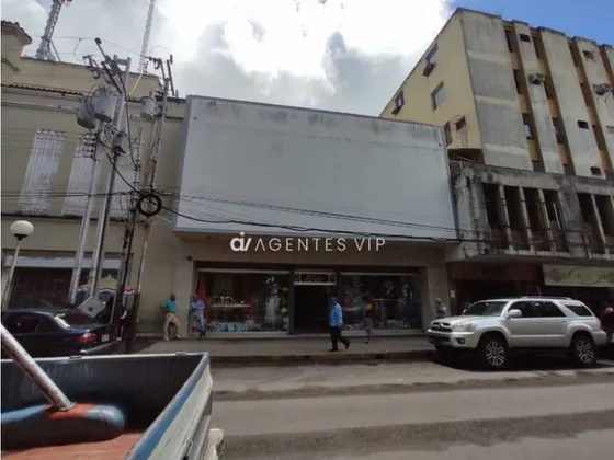 Calle Monagas, Frente A La Plaza Bolívar 