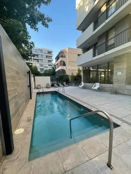Arriendo Ricardo Lyon 2d Y 2b Mariposa, Providencia
