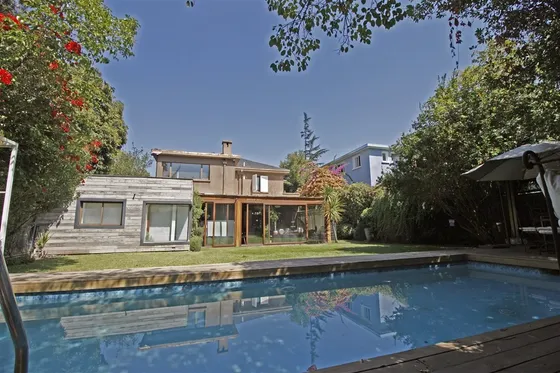 Casa Gran Terreno, 6d/5b, Piscina Y Quincho En Las Condes