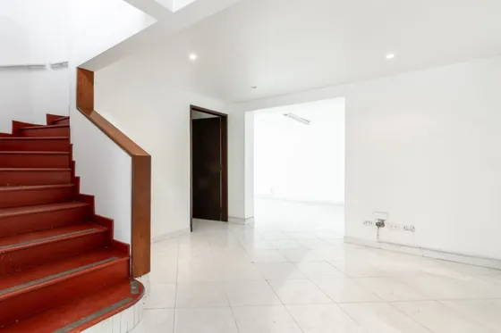 Oficina En Arriendo En Santa Paula. Cod A5871