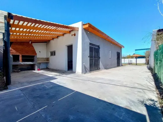 Casa En Venta - 1 Dormitorio 1 Baño - La Plata