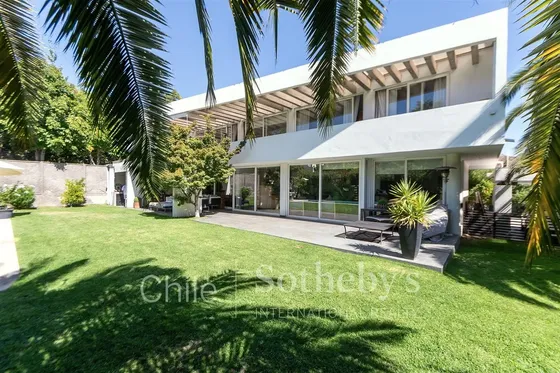Casa En Venta, Cercana A Colegios En Los Trapenses