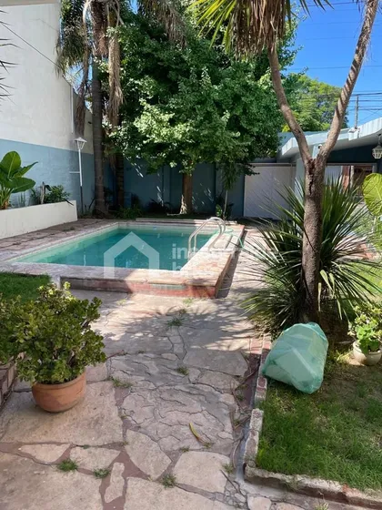Casa Chalet  En Venta En Hurlingham, G.b.a. Zona Oeste, Argentina