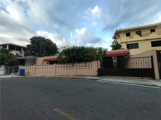 Venta De Casa En La Avenida Independencia, Miramar