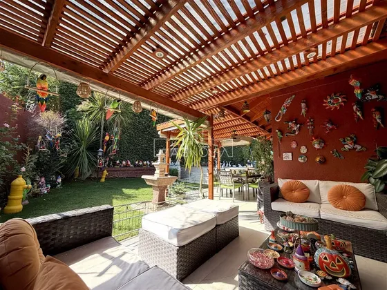 Casa En Venta De 5 Dorm. En Lo Barnechea