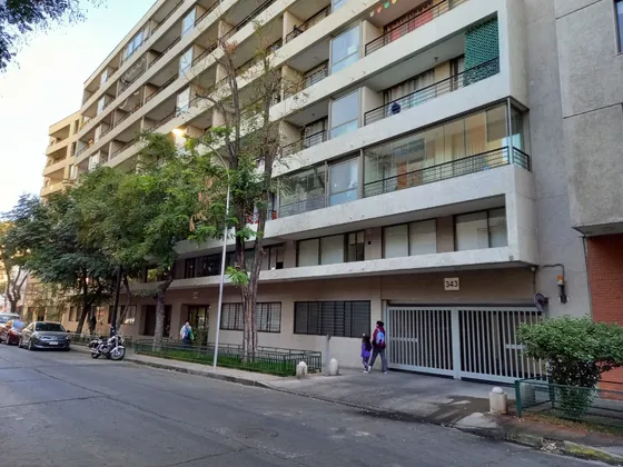 Jose Miguel Carrera A Pasos De Estación Toesca.