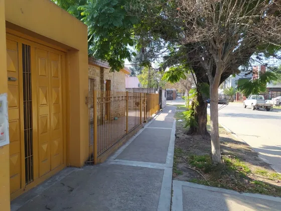 Casa Y Dto En Venta Mariano Acosta Pleno Centro Oportunidad 5 Ambientes