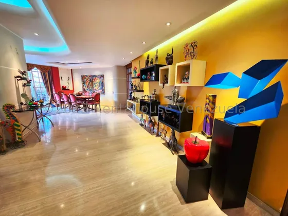 ¡bienvenido A Tu Nuevo Hogar En Caracas! En Santa Eduvigis. #25-21921