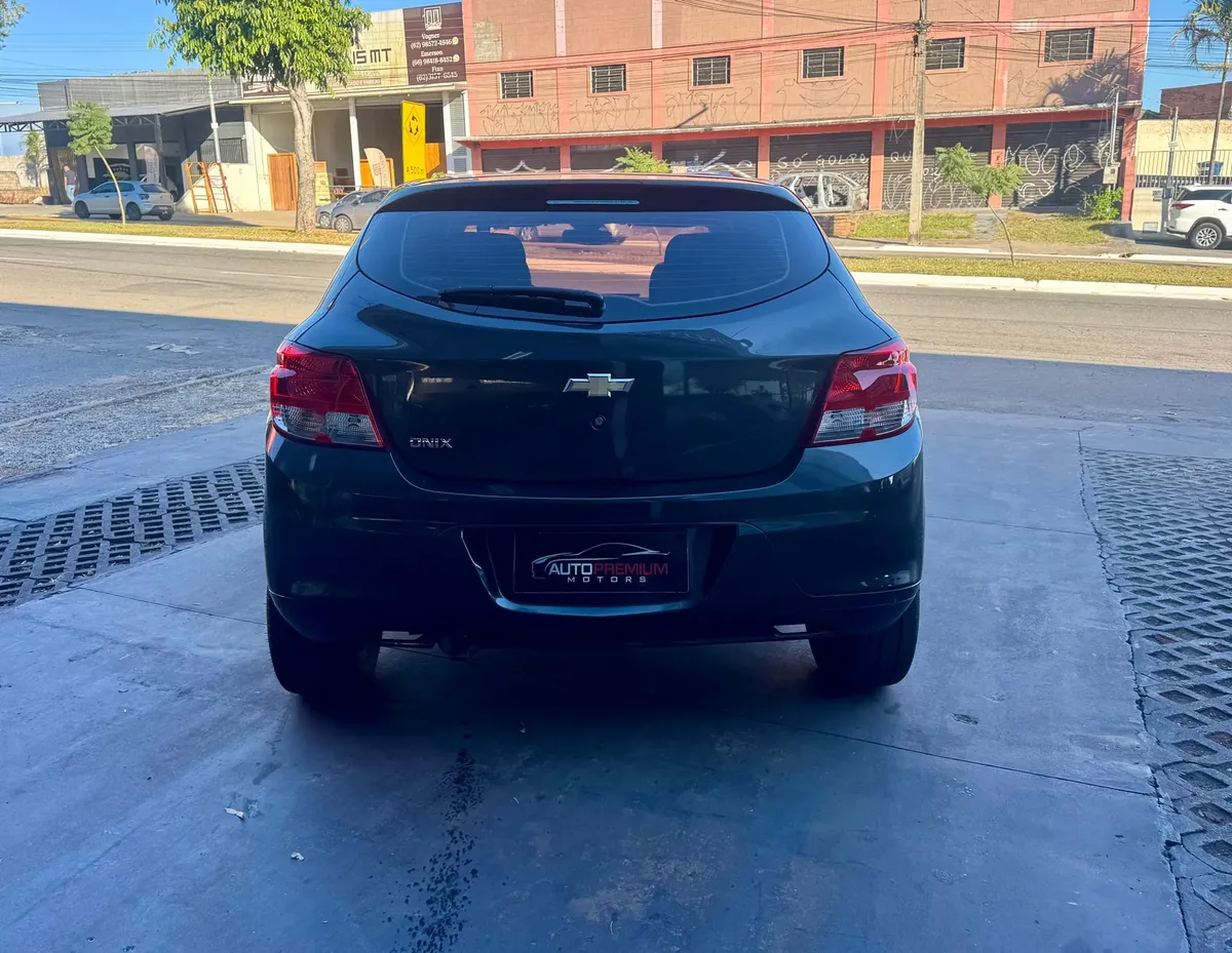 /pt/city-ipameri/cate-car-used-car/chevrolet-onix-2018-1-4-mpfi-activ-8v-flex-4p-automatico-57487943499056128/-12