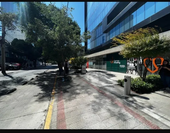 Excelente Y Espaciosa Oficina Con Gran Conectividad. 