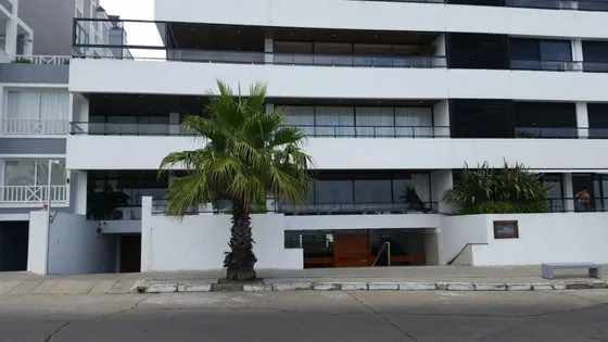 Departamento 4 Ambientes Con Cochera Y Dependencia De Servicio En Alquiler En Punta Del Este