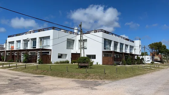 Departamento  En Alquiler En Manantiales, Punta Del Este, Punta Del Este / Maldonado