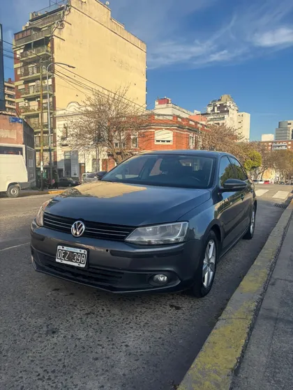 Volkswagen Vento 2.5 Luxury 170cv Tiptronic